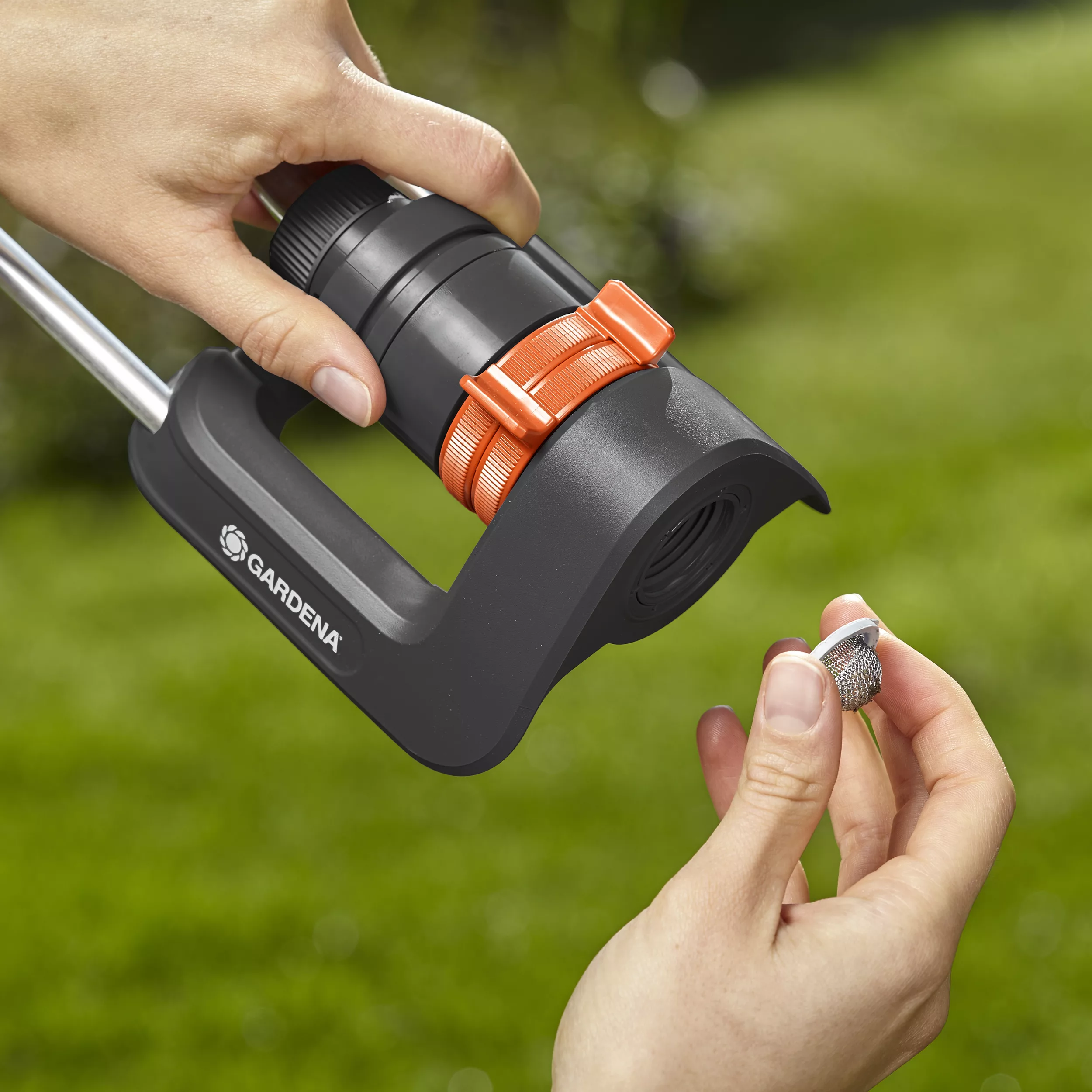 Gardena Aquaroll Oscillating Sprinkler - Image 4