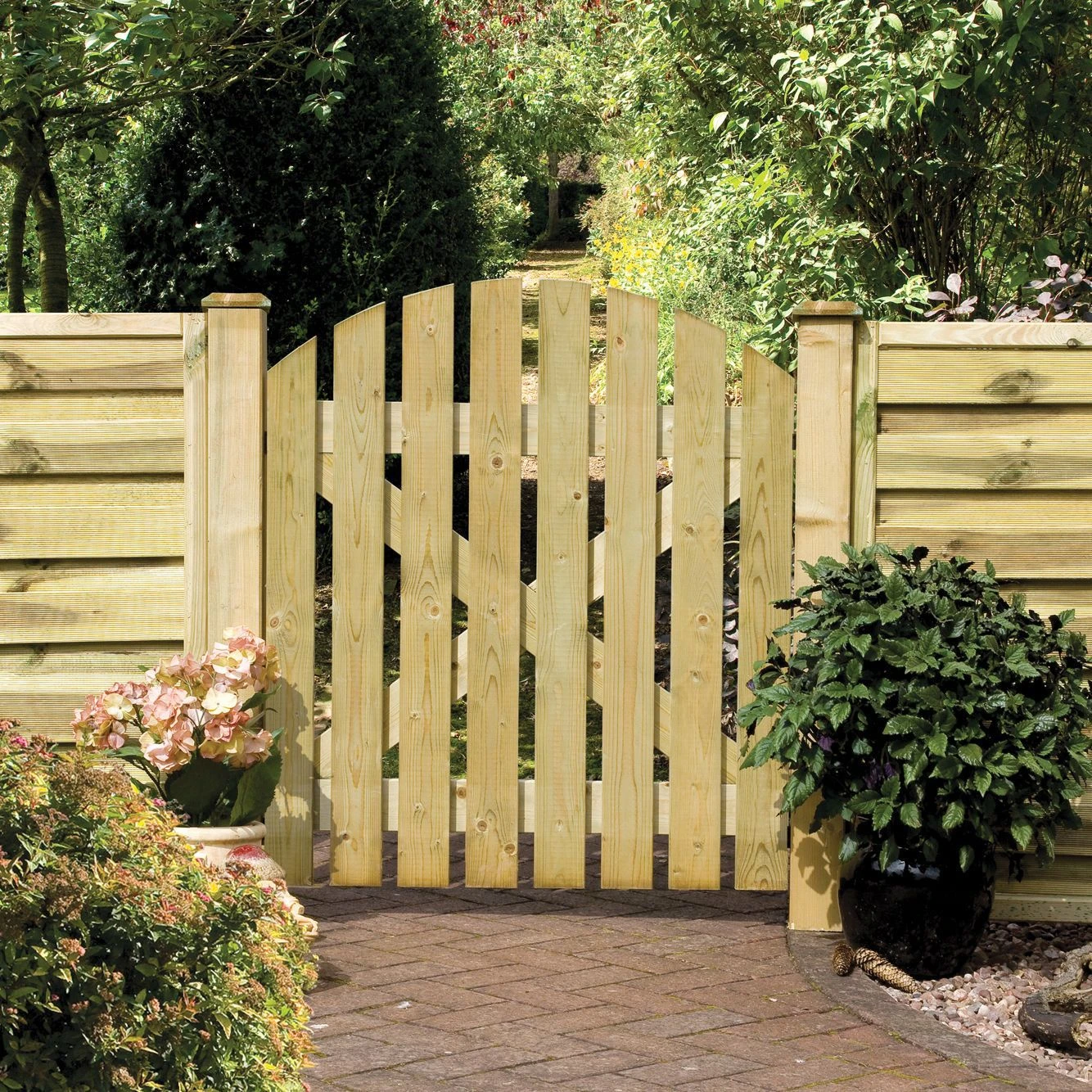 Grange Timber Domed Gate, (H)1.05m (W)0.9m - Image 2