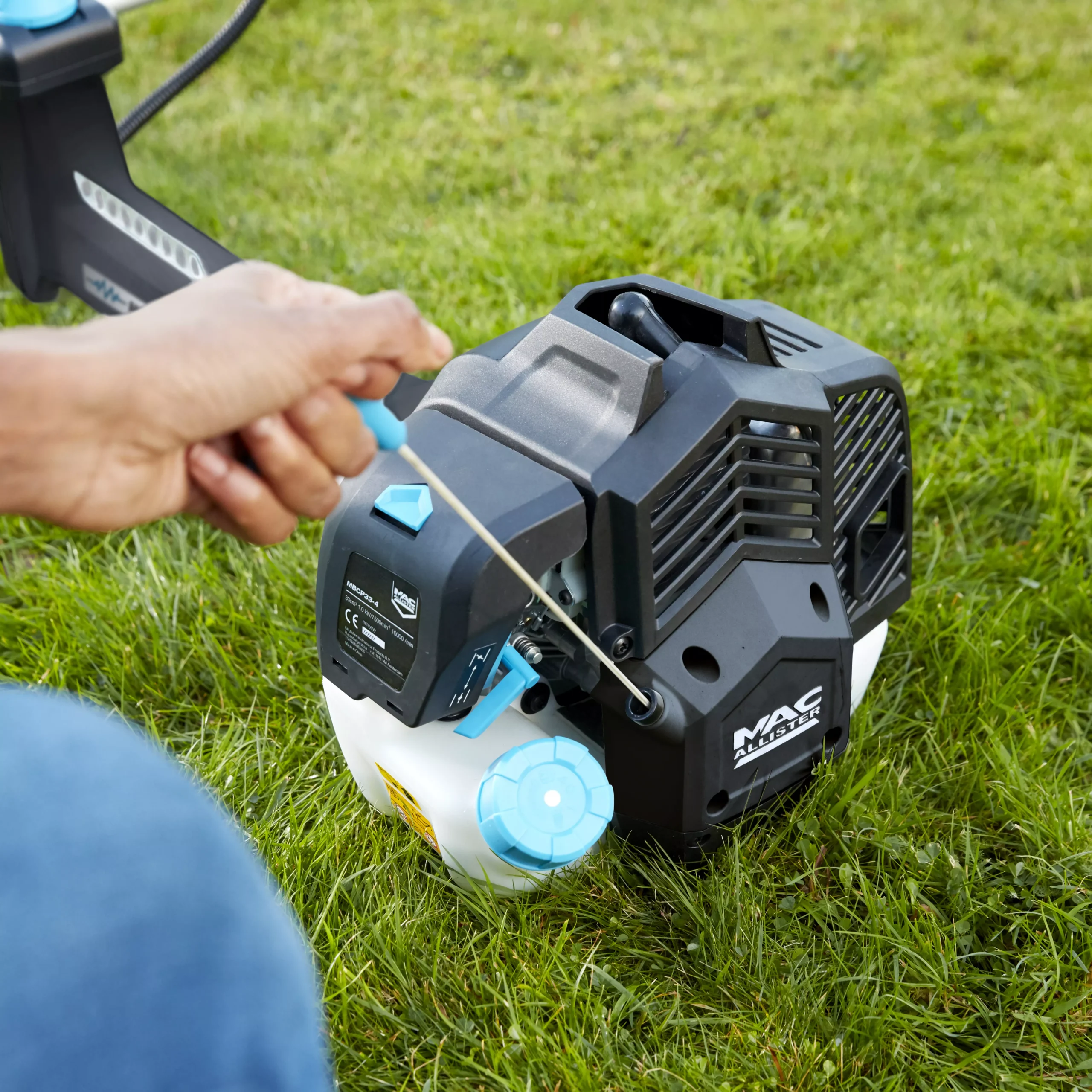 Mac Allister 33cc Petrol MBCP33-4 Brushcutter - Image 9